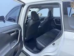 2022 Toyota Wildlander 2.0L 2WD Luxury Plus, белый — фото 13