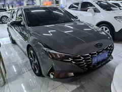 2021 Hyundai Elantra 1.5L CVT LUX Premium — фото 3