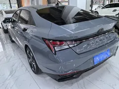 2021 Hyundai Elantra 1.5L CVT LUX Premium — фото 4