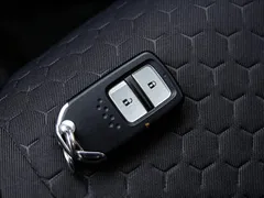 2021 Honda Fit 1.5L CVT, белый — фото 17
