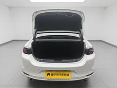 2023 Mazda Mazda3 2.0L AT, белый — фото 14