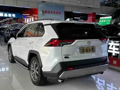 2023 Toyota RAV4 2.0L CVT 2WD Fashion Plus, белый — фото 4