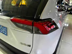 2023 Toyota RAV4 2.0L CVT 2WD Fashion Plus, белый — фото 16