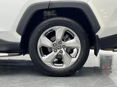 2021 Toyota RAV4 2.0L CVT 2WD Fashion, белый — фото 15