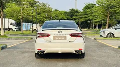 2023 Toyota Camry 2.0S Knight, белый — фото 6