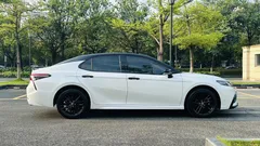2023 Toyota Camry 2.0S Knight, белый — фото 8