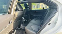 2023 Toyota Camry 2.0S Knight, белый — фото 11