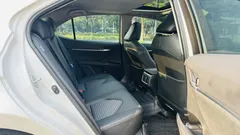2023 Toyota Camry 2.0S Knight, белый — фото 14
