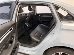 2023 Geely Emgrand 4th Gen 1.5L CVT Premium Champion — фото 13