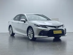 2022 Toyota Camry 2.0G Luxury, белый — фото 3