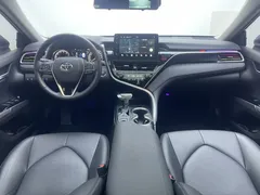 2022 Toyota Camry 2.0G Luxury, белый — фото 9