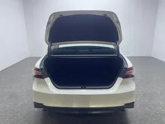 2022 Toyota Camry 2.0G Luxury, белый — фото 15