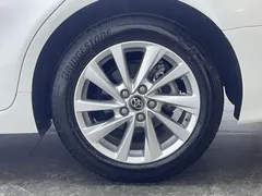 2022 Toyota Camry 2.0G Luxury, белый — фото 16