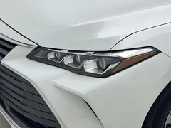 2021 Toyota Avalon 2.5L Luxury, белый — фото 18