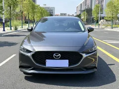 2022 Mazda Mazda3 2.0L AT — фото 2
