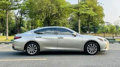 2023 Lexus ES 260 Excellence — фото 8