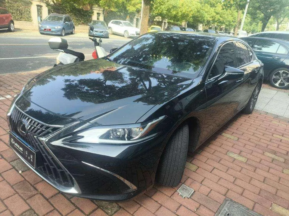 2022 Lexus ES 200 Luxury