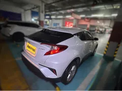 2021 Toyota C-HR 2.0L Comfort, белый — фото 2