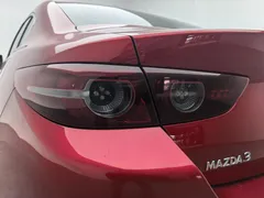 2022 Mazda Mazda3 2.0L AT, красный — фото 18