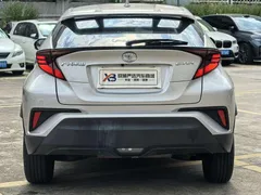 2023 Toyota C-HR 2.0L Luxury — фото 4
