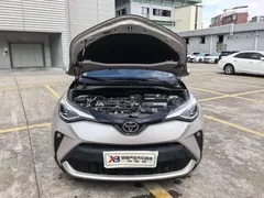 2023 Toyota C-HR 2.0L Luxury — фото 7