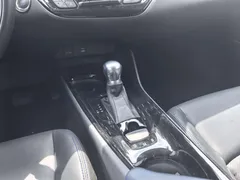 2023 Toyota C-HR 2.0L Luxury — фото 9