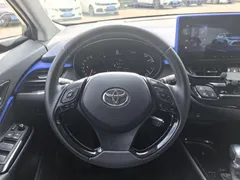 2023 Toyota C-HR 2.0L Luxury — фото 14