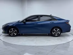 2022 Hyundai Elantra 1.5L CVT LUX Premium — фото 4