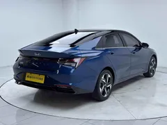 2022 Hyundai Elantra 1.5L CVT LUX Premium — фото 7