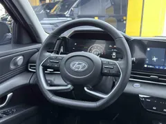 2022 Hyundai Elantra 1.5L CVT LUX Premium — фото 11