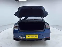 2022 Hyundai Elantra 1.5L CVT LUX Premium — фото 15