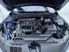 2022 Hyundai Elantra 1.5L CVT LUX Premium — фото 17