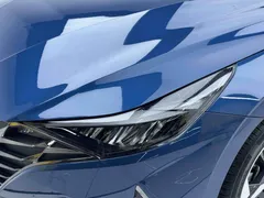 2022 Hyundai Elantra 1.5L CVT LUX Premium — фото 19