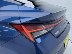 2022 Hyundai Elantra 1.5L CVT LUX Premium — фото 20