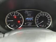 2021 Nissan Tiida 1.6L CVT, красный — фото 10