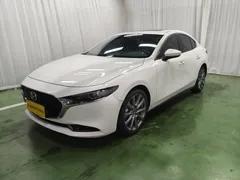 2022 Mazda Mazda3 2.0L AT, белый — фото 1