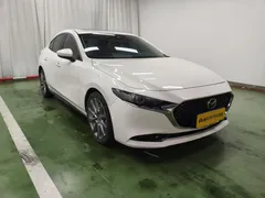 2022 Mazda Mazda3 2.0L AT, белый — фото 3