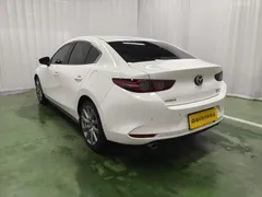 2022 Mazda Mazda3 2.0L AT, белый — фото 5
