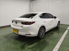 2022 Mazda Mazda3 2.0L AT, белый — фото 7