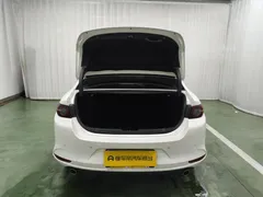 2022 Mazda Mazda3 2.0L AT, белый — фото 15