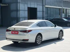 2022 Lexus ES 200 Excellence, белый — фото 9