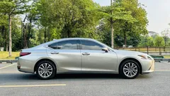 2023 Lexus ES 260 Excellence — фото 8