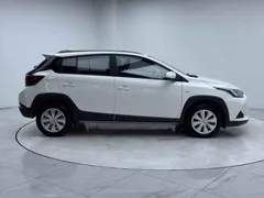 2022 Toyota Yaris L Zhixuan X 1.5L CVT Leading Plus, белый — фото 8