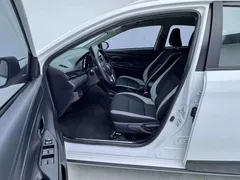 2022 Toyota Yaris L Zhixuan X 1.5L CVT Leading Plus, белый — фото 12