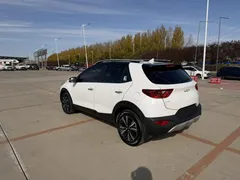 2021 Kia Yipao 1.4L CVT Sunroof, белый — фото 6
