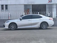2021 Toyota Camry 2.5G Luxury — фото 6