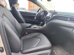 2021 Toyota Camry 2.5G Luxury — фото 10