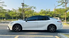 2021 Toyota Camry 2.5S Fashion, белый — фото 4