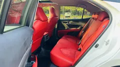 2021 Toyota Camry 2.5S Fashion, белый — фото 13