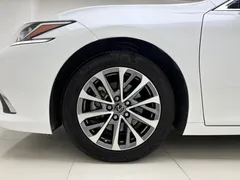 2022 Lexus ES 200 Excellence, белый — фото 3